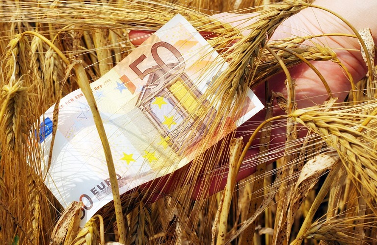 Αυγενάκης: Προκαταβολές 110 εκατ. ευρώ σε 33.088 αγρότες της Θεσσαλίας
