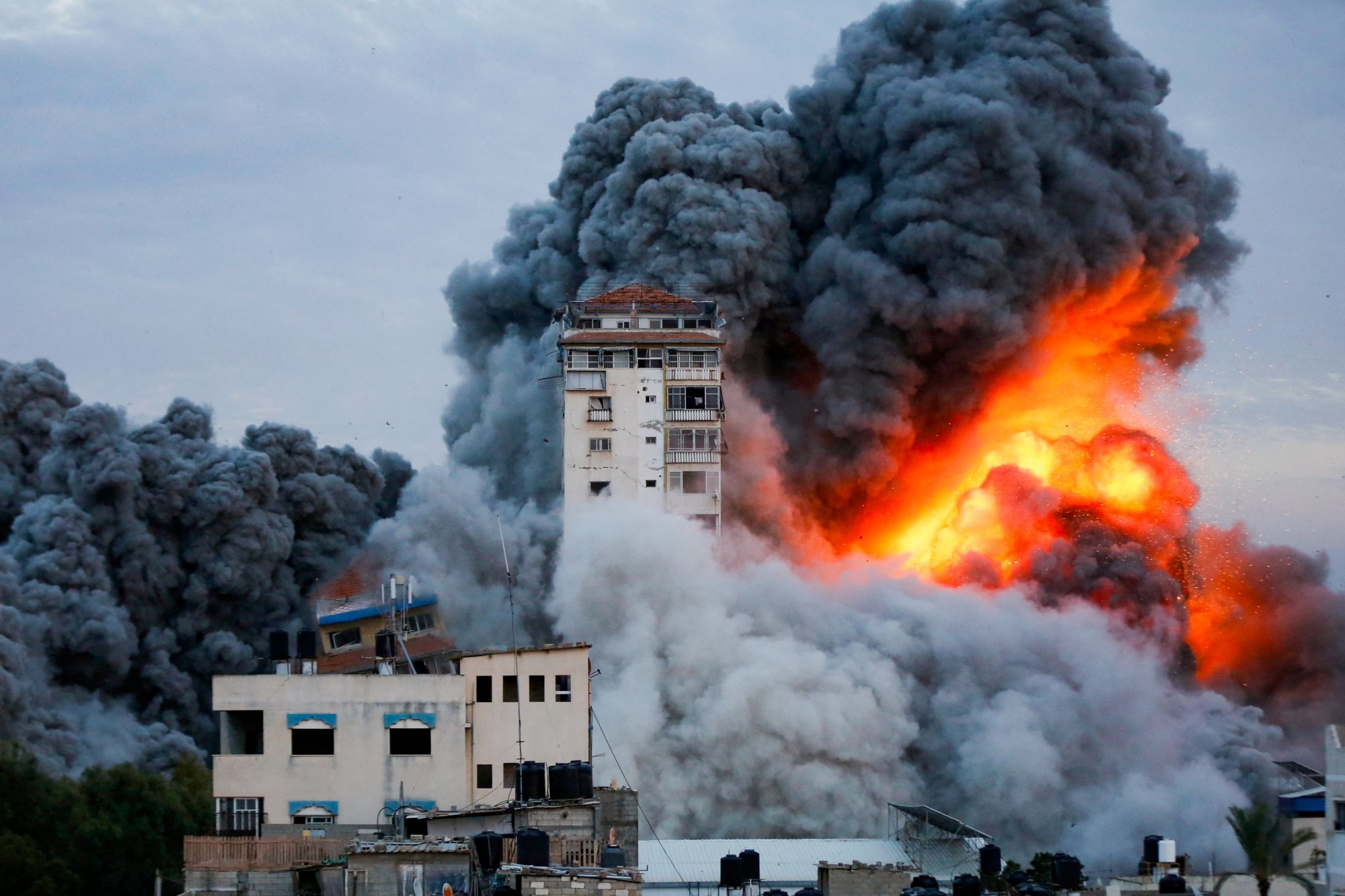 Γάζα: Το Ισραήλ βομβάρδισε νοσοκομείο Παίδων – Κίνδυνοι από τη διακοπή ρεύματος