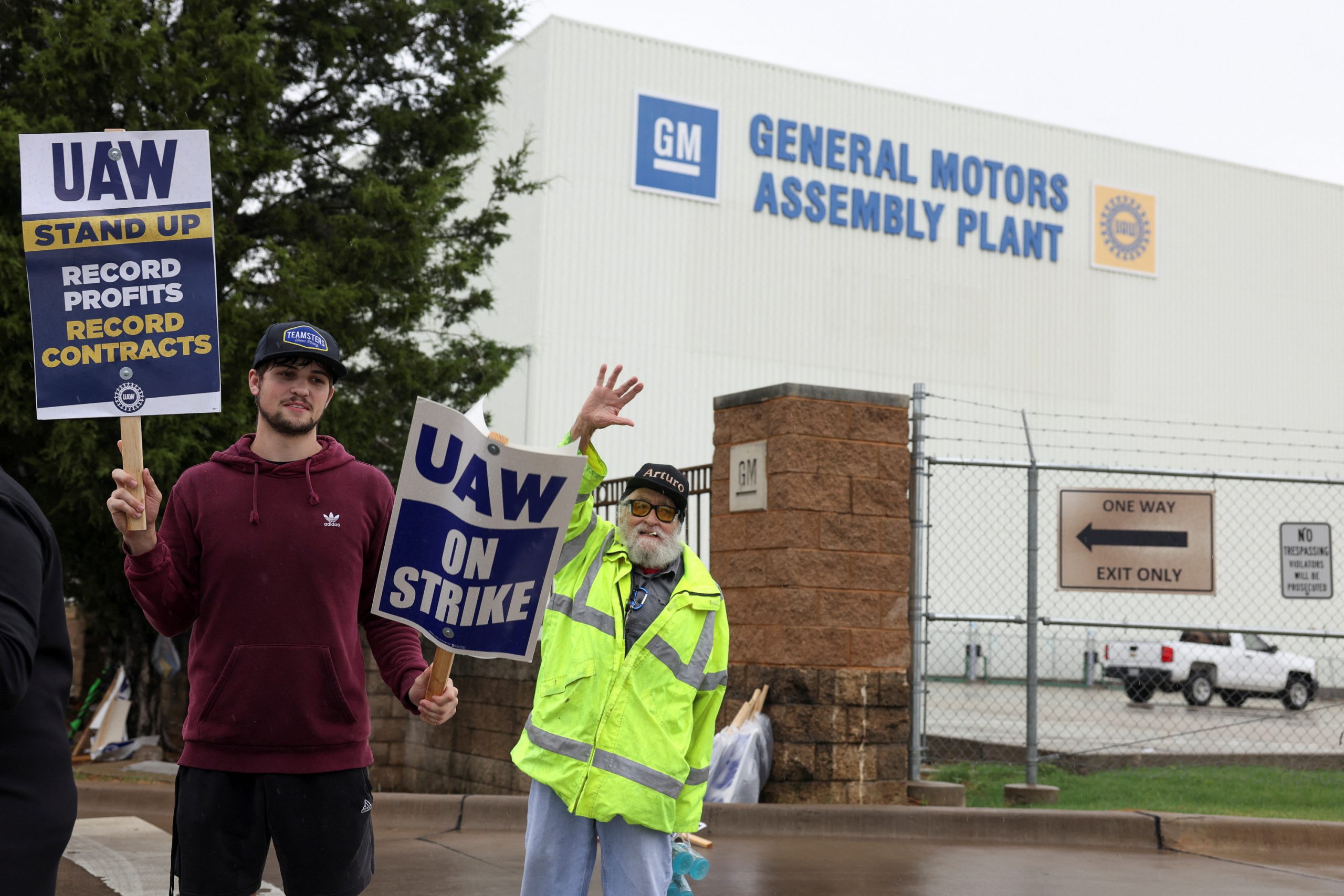 General Motors: Εγκρίνεται η νέα συμφωνία για τους μισθούς από τους εργαζόμενους