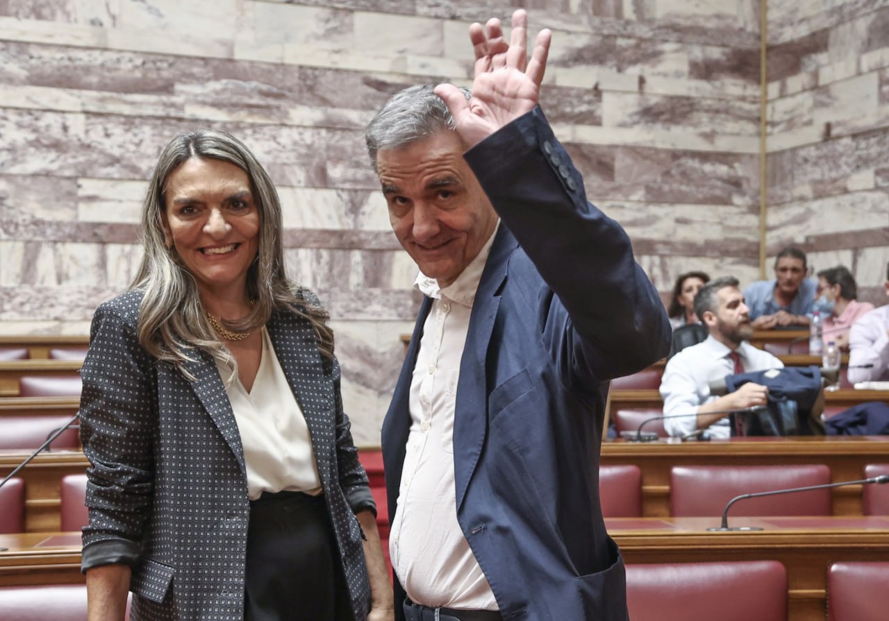 New SYRIZA president Kasselakis expels MPs Tsakalotos, Perka from parliamentary group