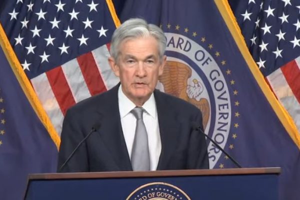 Fed: Επιφυλακτικοί οι κεντρικοί τραπεζίτες για τον πληθωρισμό- Μειώσεις κάποια στιγμή φέτος