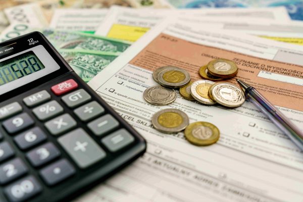 Ελεύθεροι επαγγελματίες: Ο χάρτης των εκπτώσεων και απαλλαγών από το ελάχιστο τεκμαρτό εισόδημα