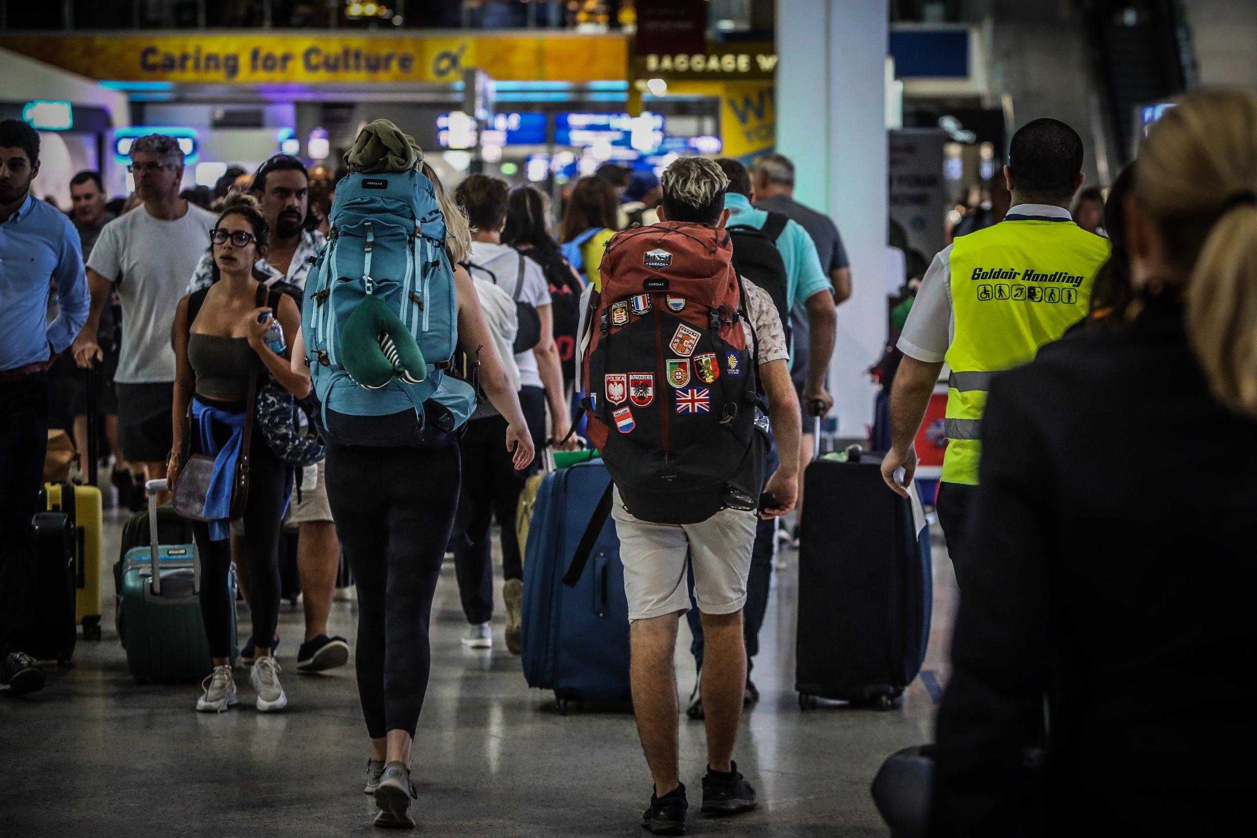 ΙΝΣΕΤΕ: Πάνω από 2 εκατ. οι αφίξεις στη χώρα, τον Οκτώβριο [γραφήματα]