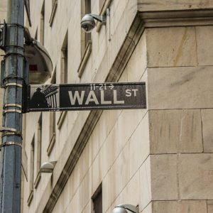 Wall Street: Κινήσεις αφομοίωσης των επιπέδων