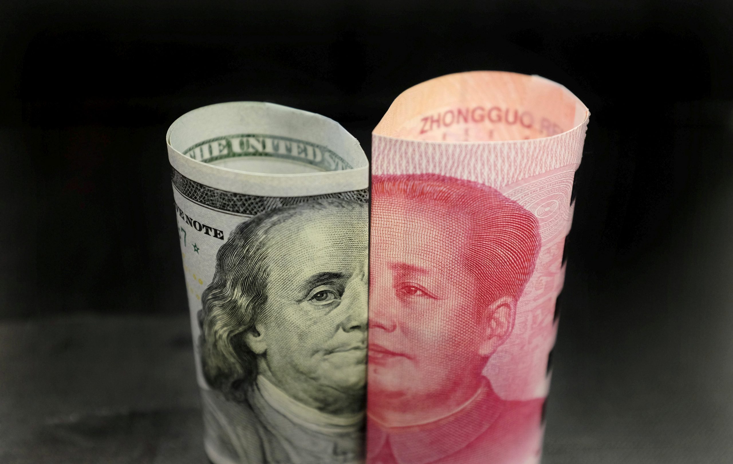 Κίνα: Οι κρατικές τράπεζες ανταλλάσσουν γουάν με δολάρια και τα πωλούν στις αγορές συναλλάγματος