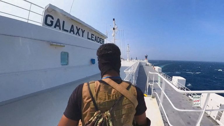 Χούθι: «Θα στοχεύουμε όποιο πλοίο έχει προορισμό το Ισραήλ»