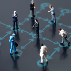 Σαρώνει ο κορωνοϊός μέσα στις γιορτές