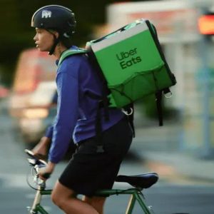 Uber Eats: Πότε ξεκινάει η λειτουργία της πλατφόρμας στην Ελλάδα