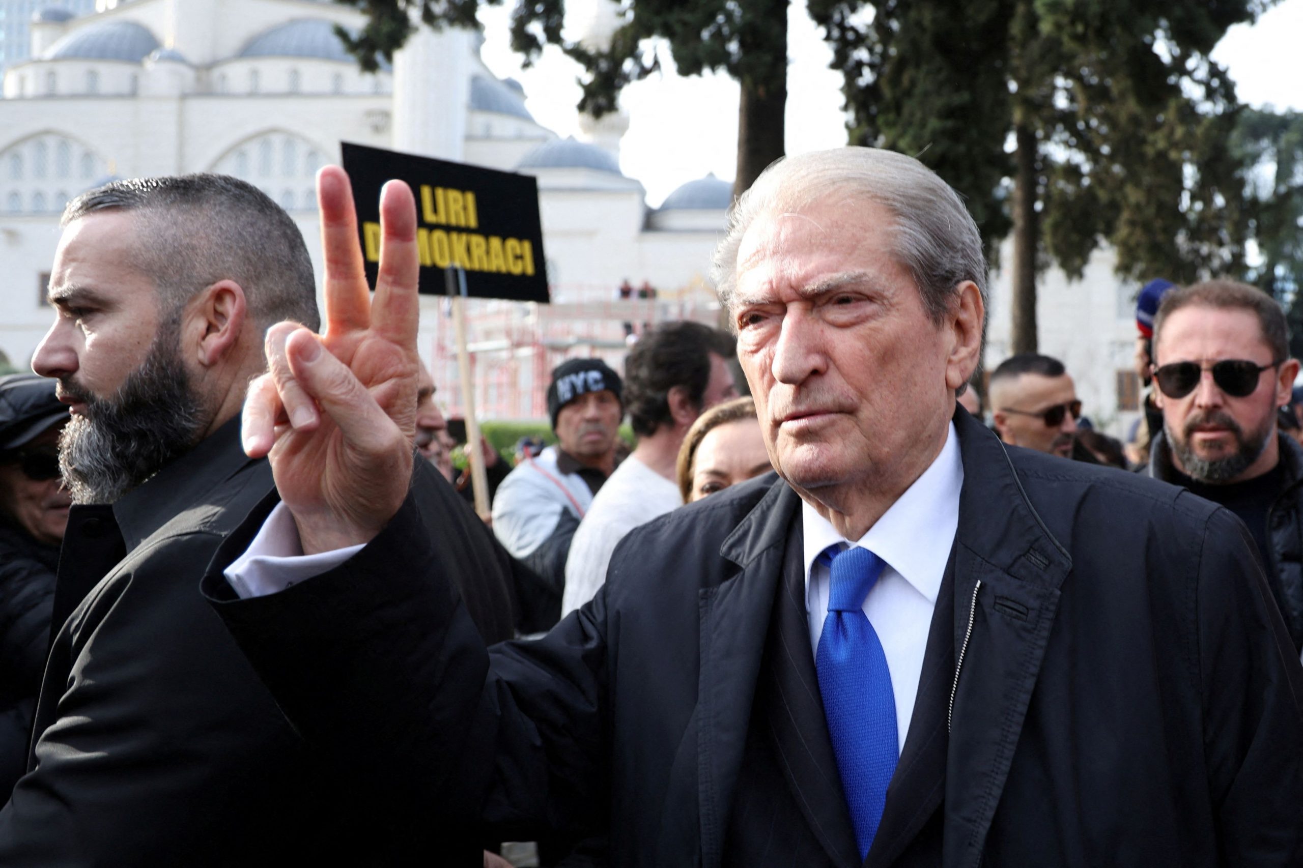 Αλβανία: Yπό κατ’ οίκον κράτηση ο πρώην πρόεδρος Μπερίσα – Κατηγορίες για διαφθορά
