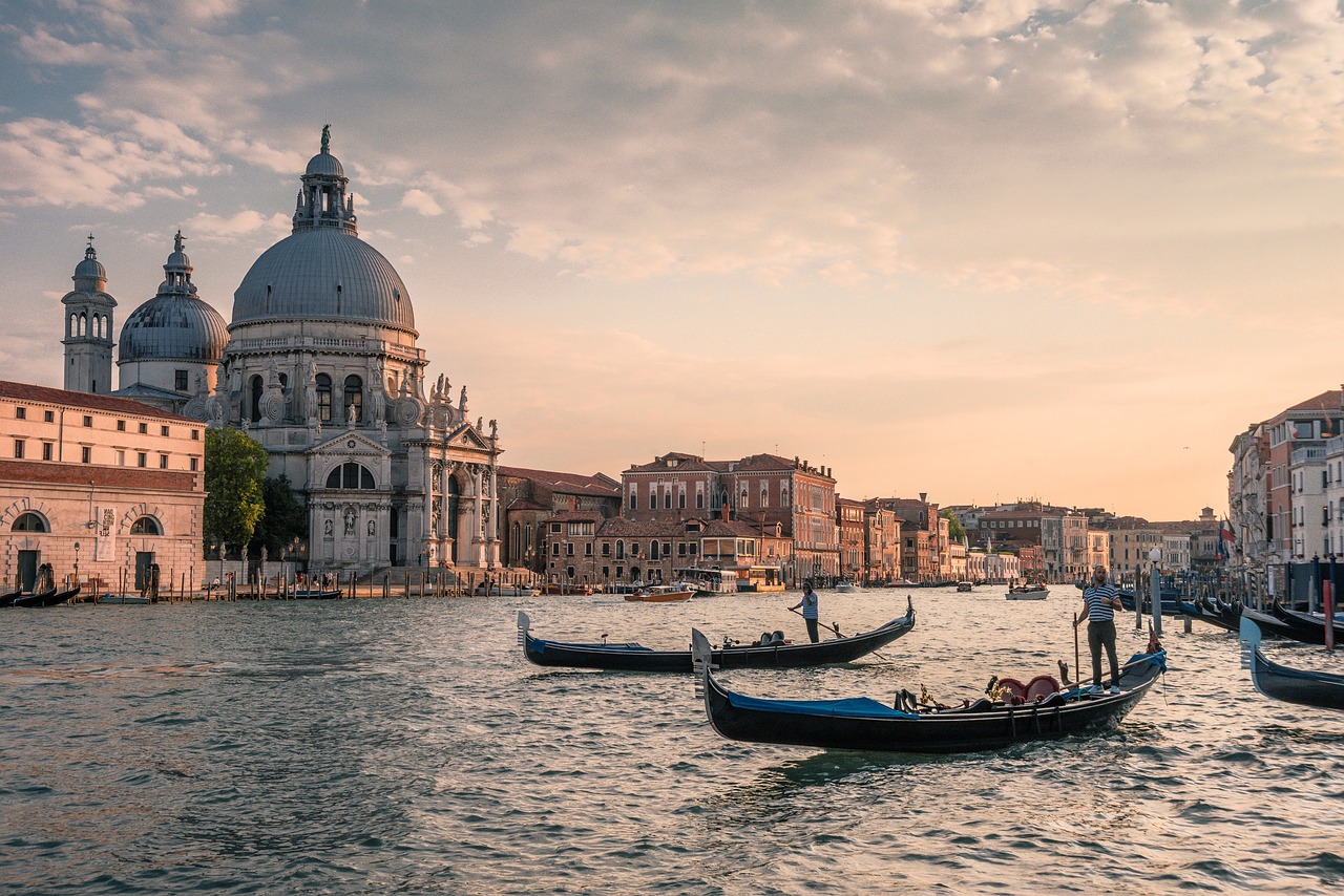 Βενετία: Από τον Ιούνιο θα απαγορεύονται τα μεγάλα γκρουπ τουριστών και τα μεγάφωνα
