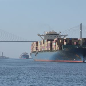 Διώρυγα Σουέζ: Η ένταση στο Ιράν στέλνει τις ναυτιλιακές και πάλι γύρω από την Αφρική 