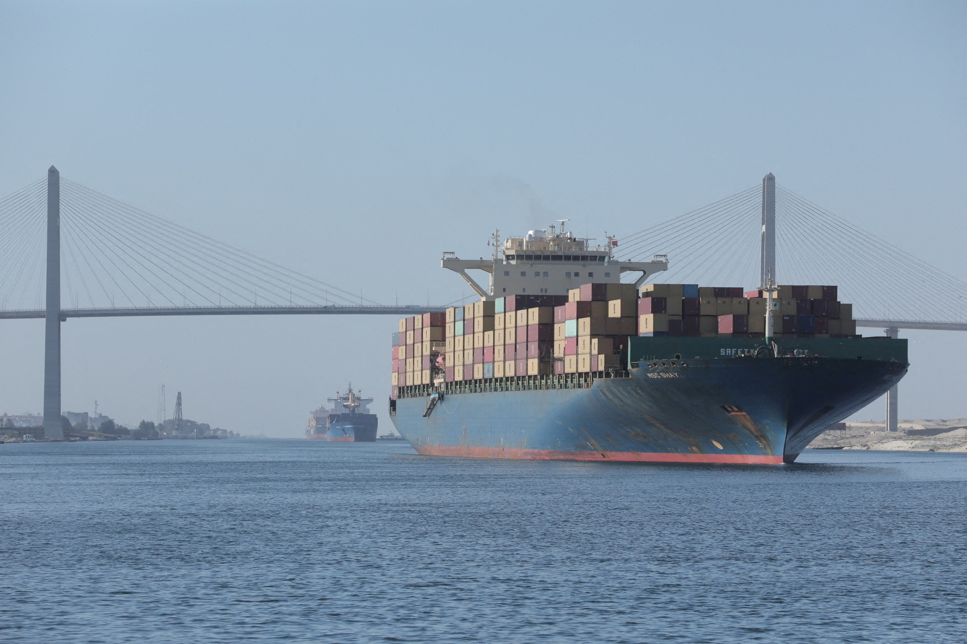 Ερυθρά Θάλασσα: Αυξήσεις στο κόστος μεταφοράς εμπορευματοκιβωτίων