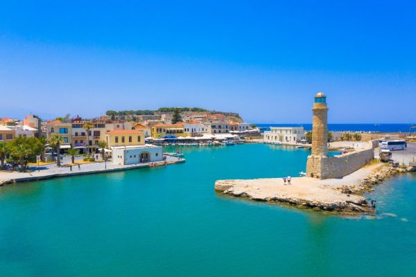 Τουρισμός: Η χρονιά των κρατήσεων της τελευταίας στιγμής το 2026