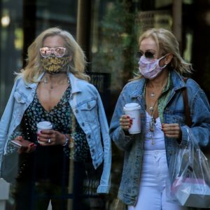 Kορωνοϊός: Oι μάσκες επανέρχονται – Τι λένε οι ειδικοί