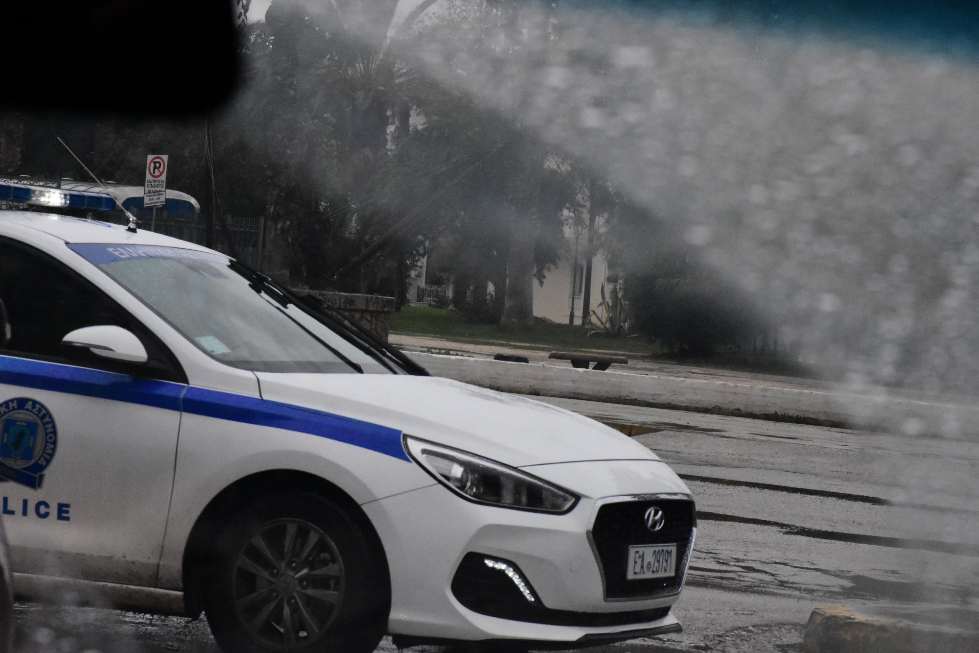 Πέθανε ο αστυνομικός που είχε τραυματιστεί μετά από καταδίωξη στην εθνική Αθηνών – Κορίνθου