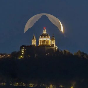 Όταν η τέχνη της φωτογραφίας συναντά… το φεγγάρι