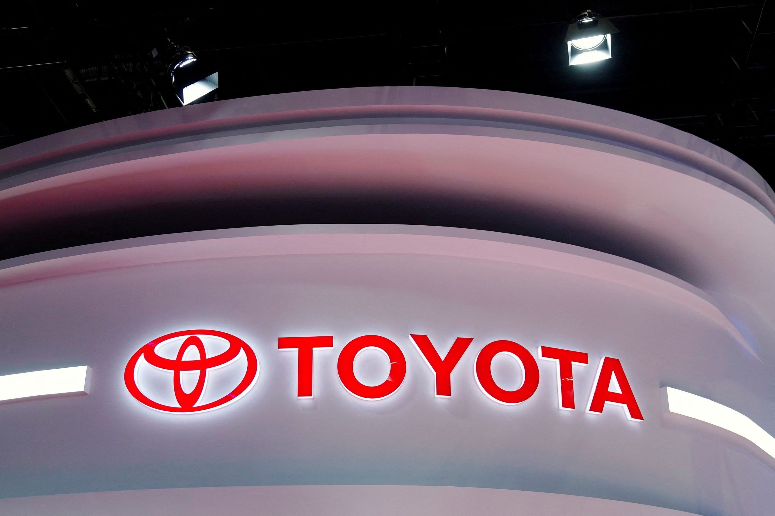 Toyota: Ρεκόρ κερδών στο 4ο τρίμηνο με οδηγό τα υβριδικά οχήματα