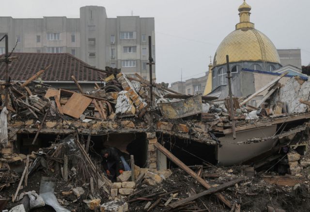 Ουκρανία: Στους 39 οι νεκροί από βομβαρδισμούς της Μόσχας – Θύματα και στη Ρωσία