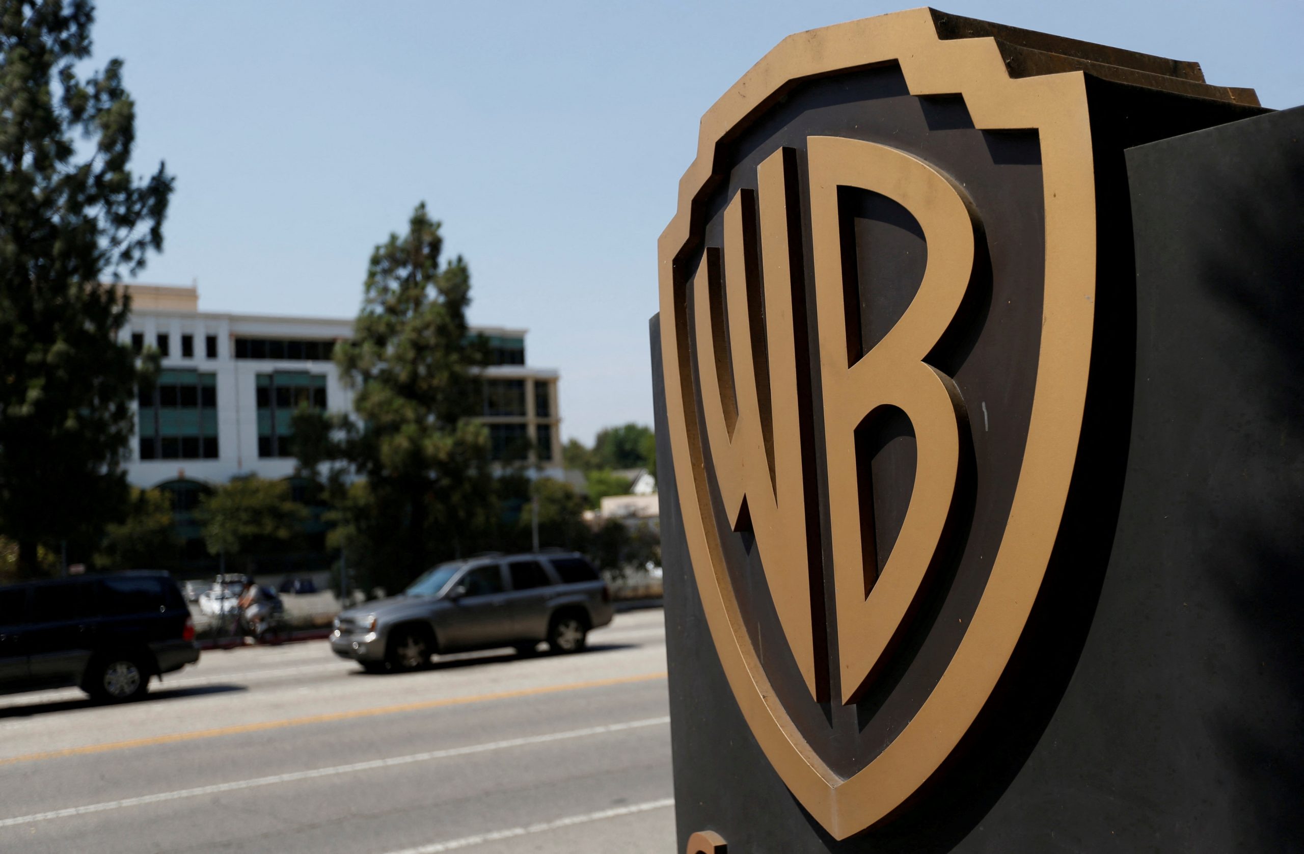 Χόλιγουντ: Mega deal «κυοφορείται» από Warner Bros – Paramount