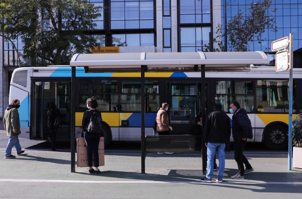 ΟΑΣΑ: Επιβιβάσεις στα μέσα μαζικής μεταφοράς με χρήση τραπεζικών καρτών – Πολλαπλά οφέλη για το επιβατικό κοινό