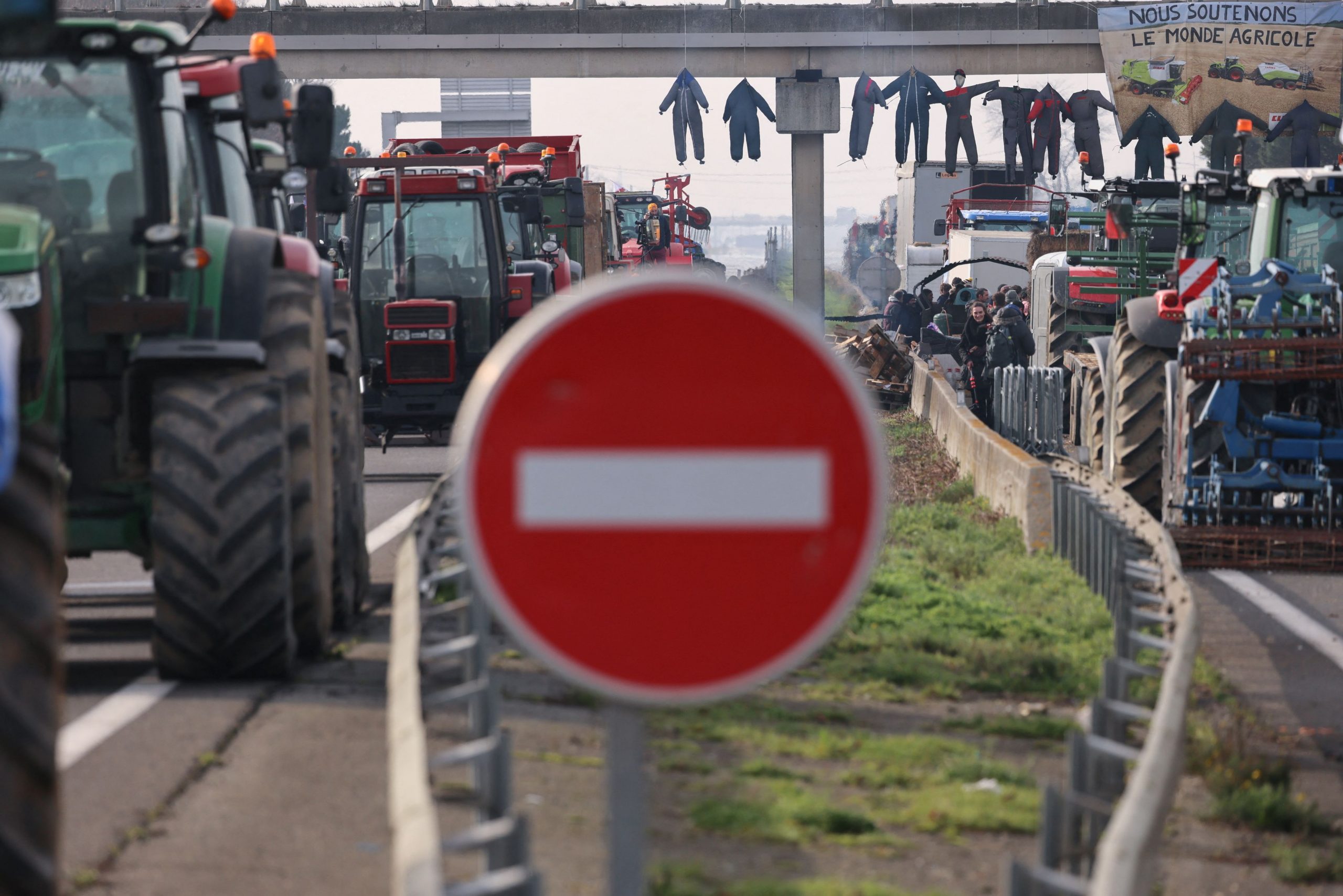 Αγροτικές κινητοποιήσεις: Γιατί οι αγρότες της Ευρώπης βγάζουν την οργή τους στους δρόμους