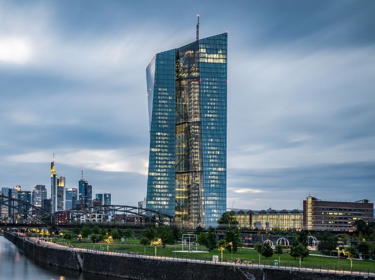 Σήμα από ΕΚΤ για μείωση επιτοκίων τον Ιούνιο