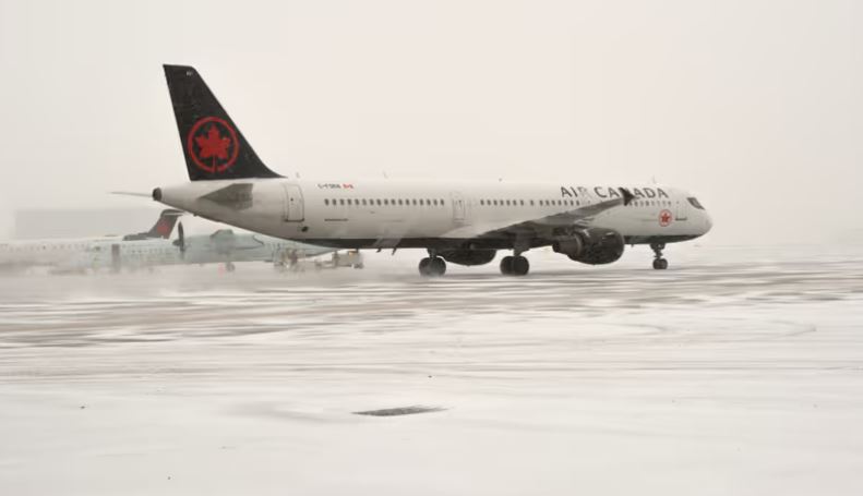 Καναδάς: Σφοδρή χιονοθύελλα στο Βανκούβερ, ματαιώθηκαν 50 πτήσεις