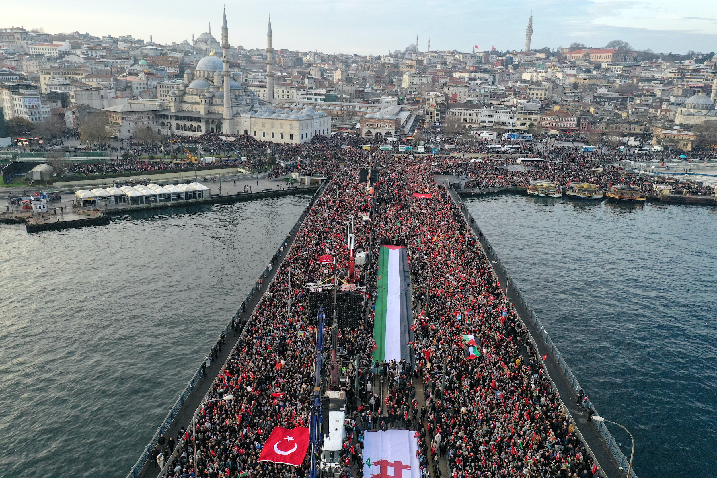 Τουρκία: Ογκώδης διαδήλωση στην Κωνσταντινούπολη «κατά τρομοκρατίας PKK και Ισραήλ»