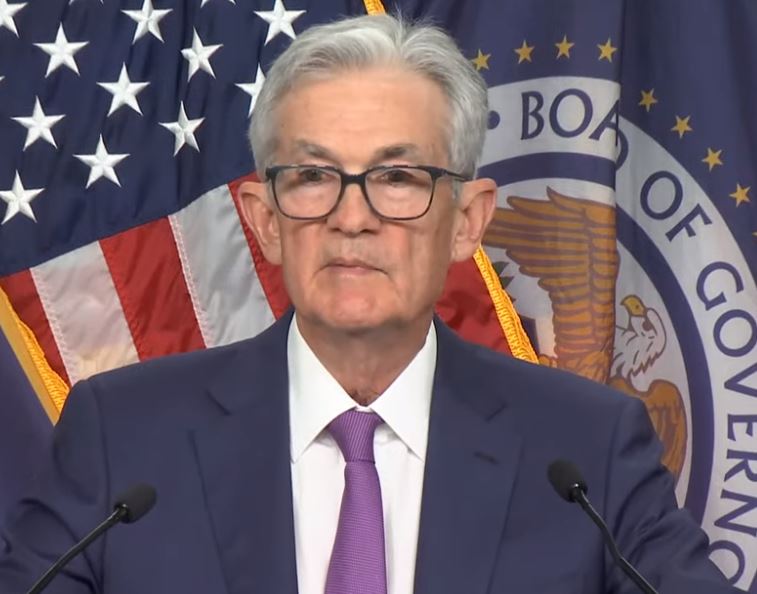 Fed: Αναμένεται να διατηρήσει αμετάβλητα τα επιτόκια- Στο επίκεντρο η συνέντευξη Πάουελ