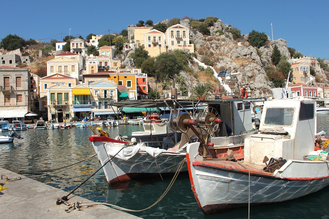 Golden Visa: Στροφή ξένων επενδυτών στην αγορά εξοχικών κατοικιών σε Κρήτη, Ρόδο και Χαλκιδική