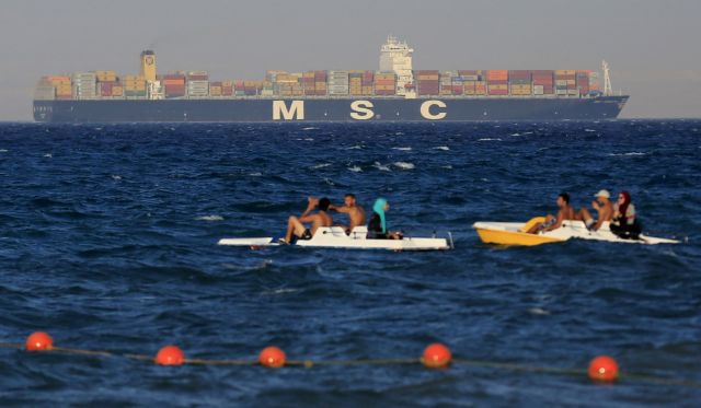 Ερυθρά Θάλασσα: Χάρτες αποτυπώνουν τη μείωση της διέλευσης πλοίων