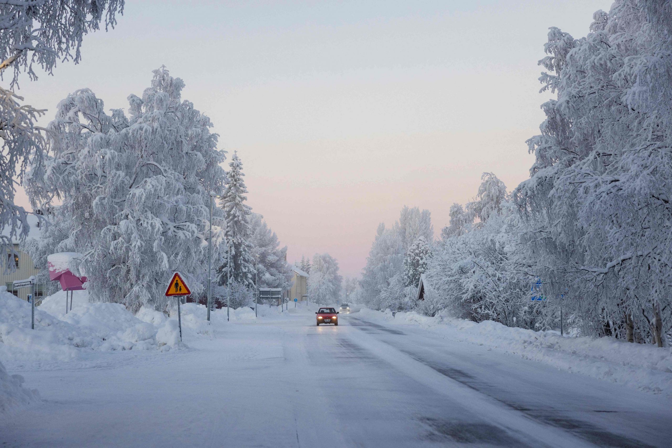 Καιρός: Πλημμύρες και χιόνια πλήττουν τη ΒΔ Ευρώπη – Ρεκόρ ψύχους στη Σουηδία 
