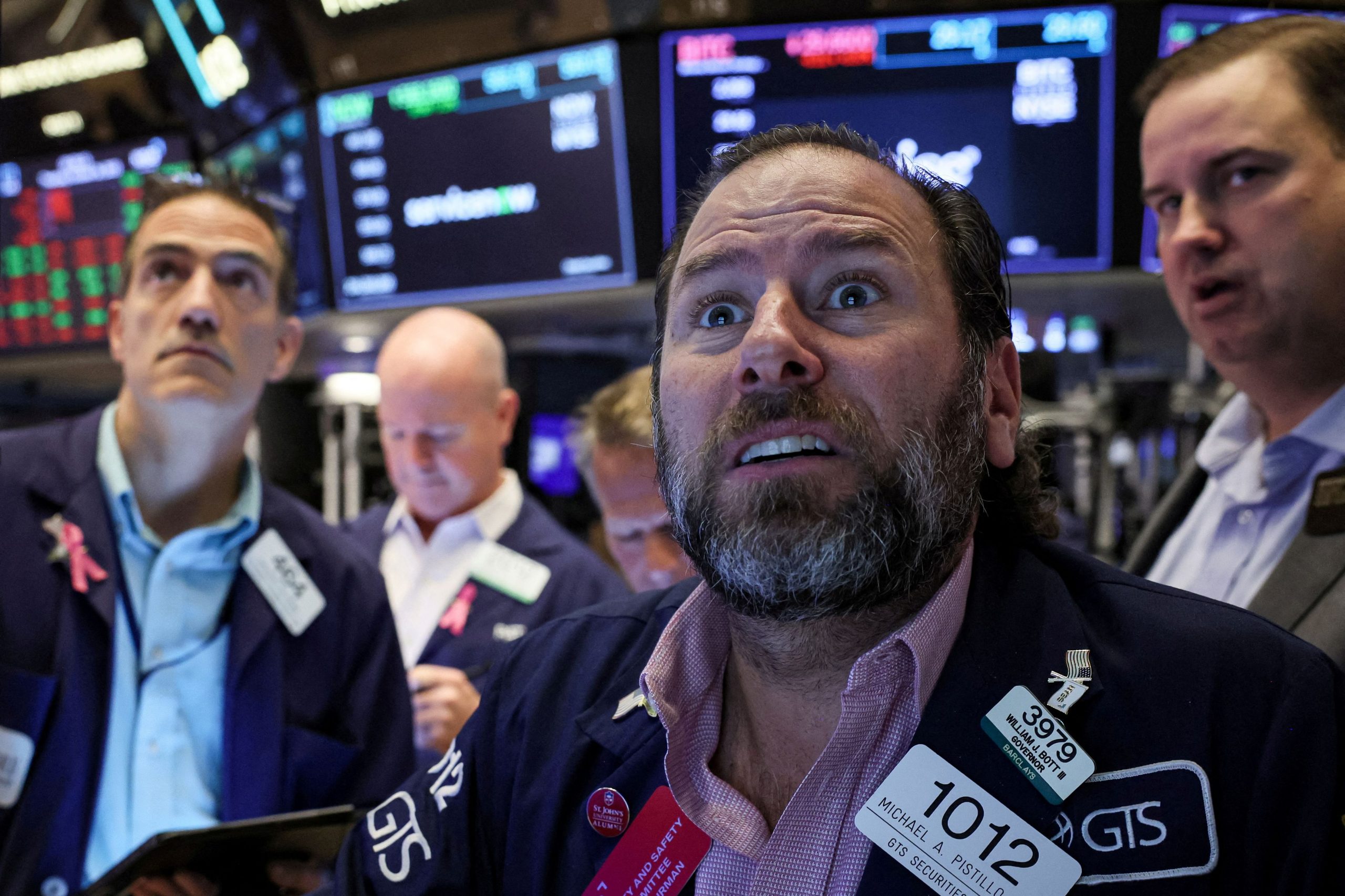 Wall Street: Νευρική στάση αναμονής και οριακές απώλειες