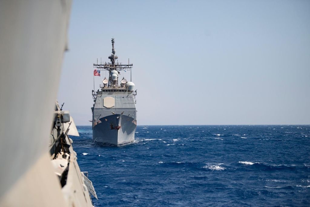 Ερυθρά Θάλασσα: ΗΠΑ – Βρετανία απέτρεψαν «επίθεση» των Χούθι με δεκάδες drones και πυραύλους κατά πλοίων