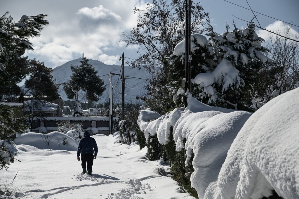 Καιρός: «Χειμωνιάτικη φωτοβολίδα» πριν τις Αλκυονίδες – Πού θα δούμε χιόνια και χαμηλές θερμοκρασίες