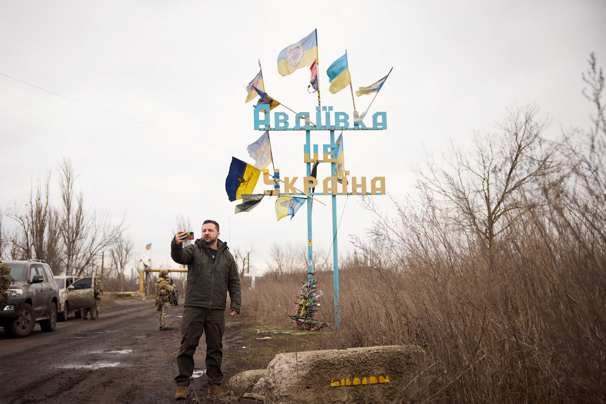 ΕΕ: Η ανακοίνωση για τα 2 χρόνια πολέμου στην Ουκρανία – «Δύο χρόνια βίας, κτηνωδίας, τρόμου και καταστροφής»