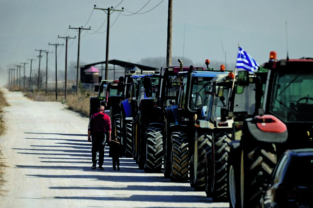 Αγροτικές κινητοποιήσεις: Προϋπόθεση οι ανοιχτοί δρόμοι για διάλογο με την κυβέρνηση