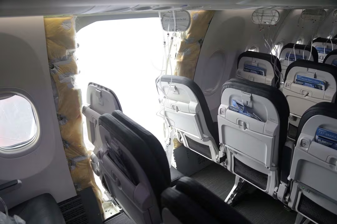 Alaska Airlines: Στο φως το πόρισμα για την πτήση «θρίλερ» – Έλειπαν τέσσερα μπουλόνια