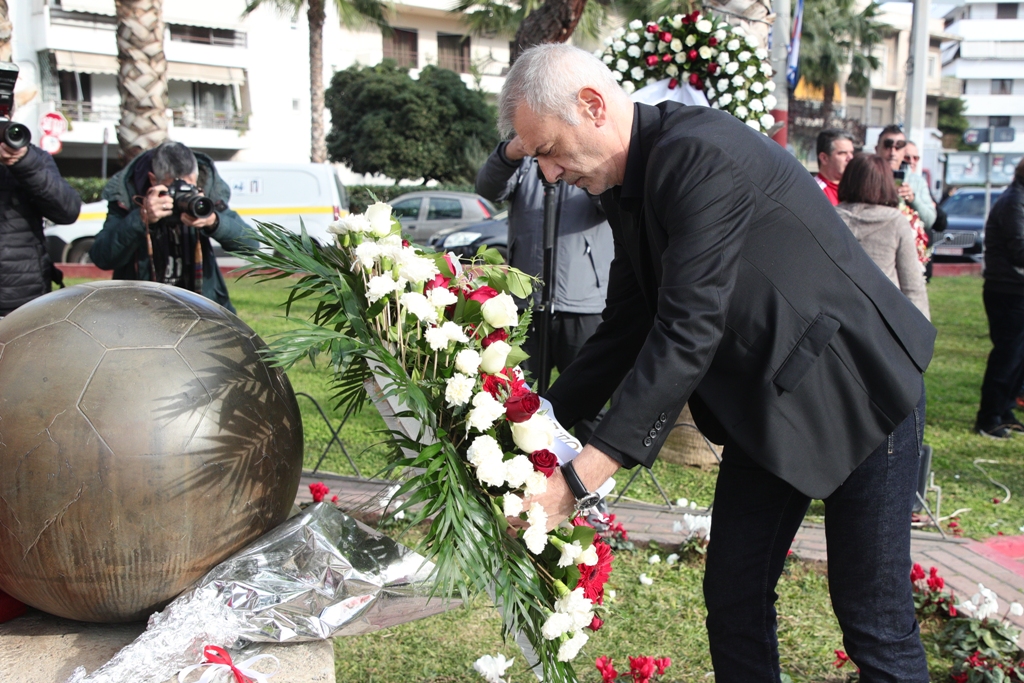 Ο Δήμος Πειραιά τίμησε τη μνήμη των 21 θυμάτων της Θύρας 7