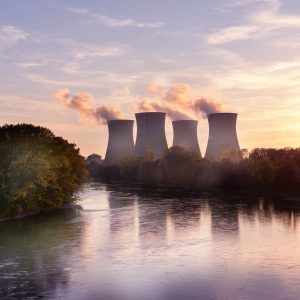 Βιομηχανία: «Πλάτη» από την EDF για φθηνό ρεύμα στις γαλλικές επιχειρήσεις