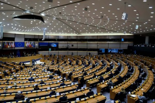 Η κυβέρνηση θέτει σε κίνδυνο τα ευρωπαϊκά κονδύλια -Τι αναφέρει το ψήφισμα «κόλαφος»
