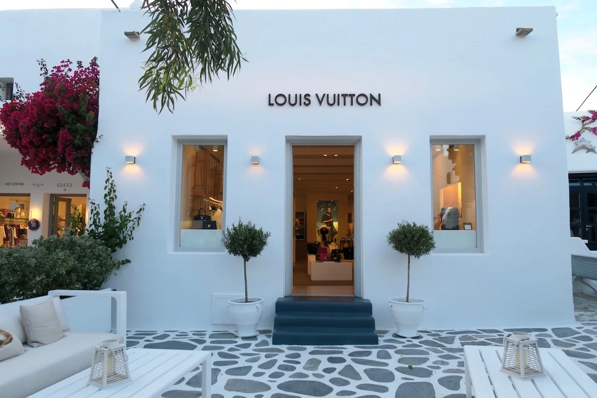 Louis Vuitton: Στα σχέδια η λειτουργία ξενοδοχείου στην Αθήνα