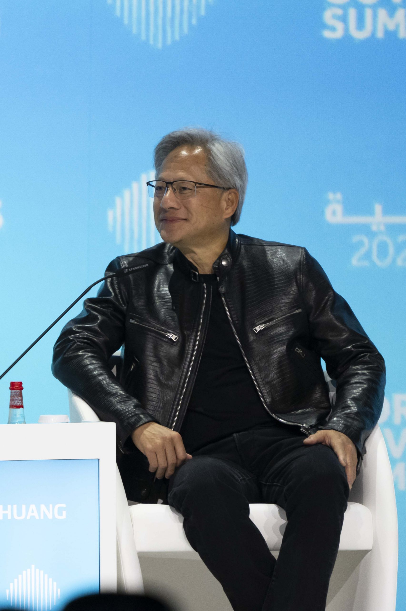Nvidia: Ο CEO Τζένσεν Γουάνγκ είναι πλέον ο Στιβ Τζομπς της AI ...