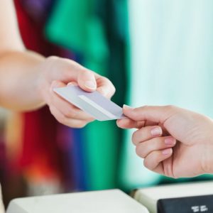 ΔΥΠΑ: Διευκρινήσεις για την προπληρωμένη κάρτα
