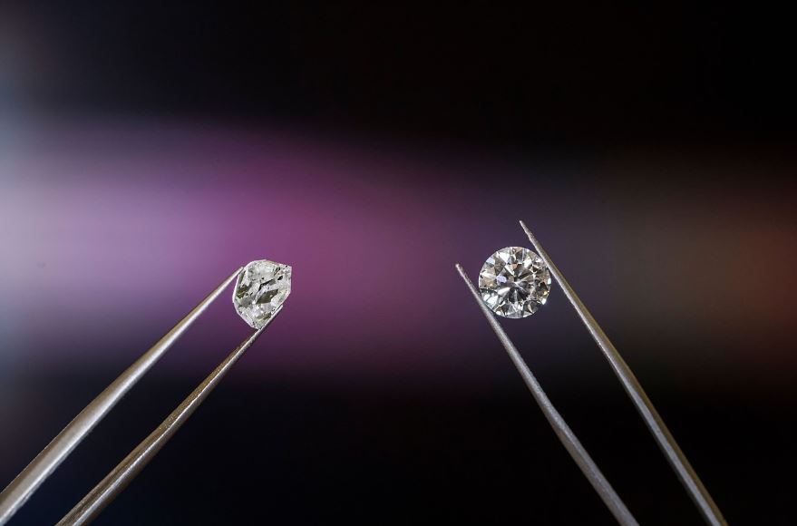 Τεχνητά διαμάντια: Λαμπερές τιμές με θολούς ισχυρισμούς βιωσιμότητας