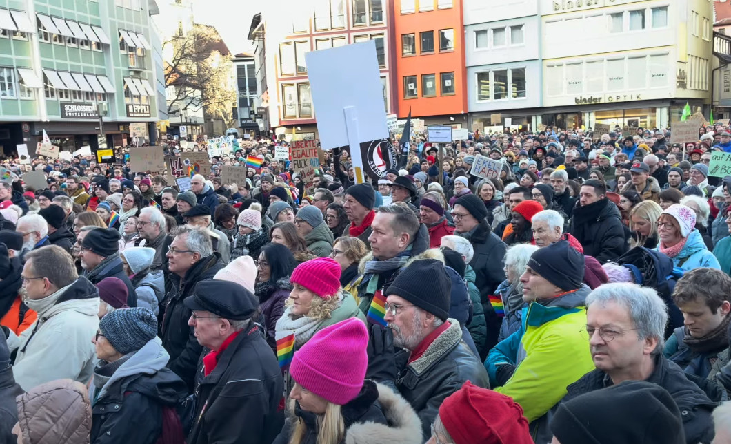 Βερολίνο: 120.000 πολίτες κατά της ακροδεξιάς