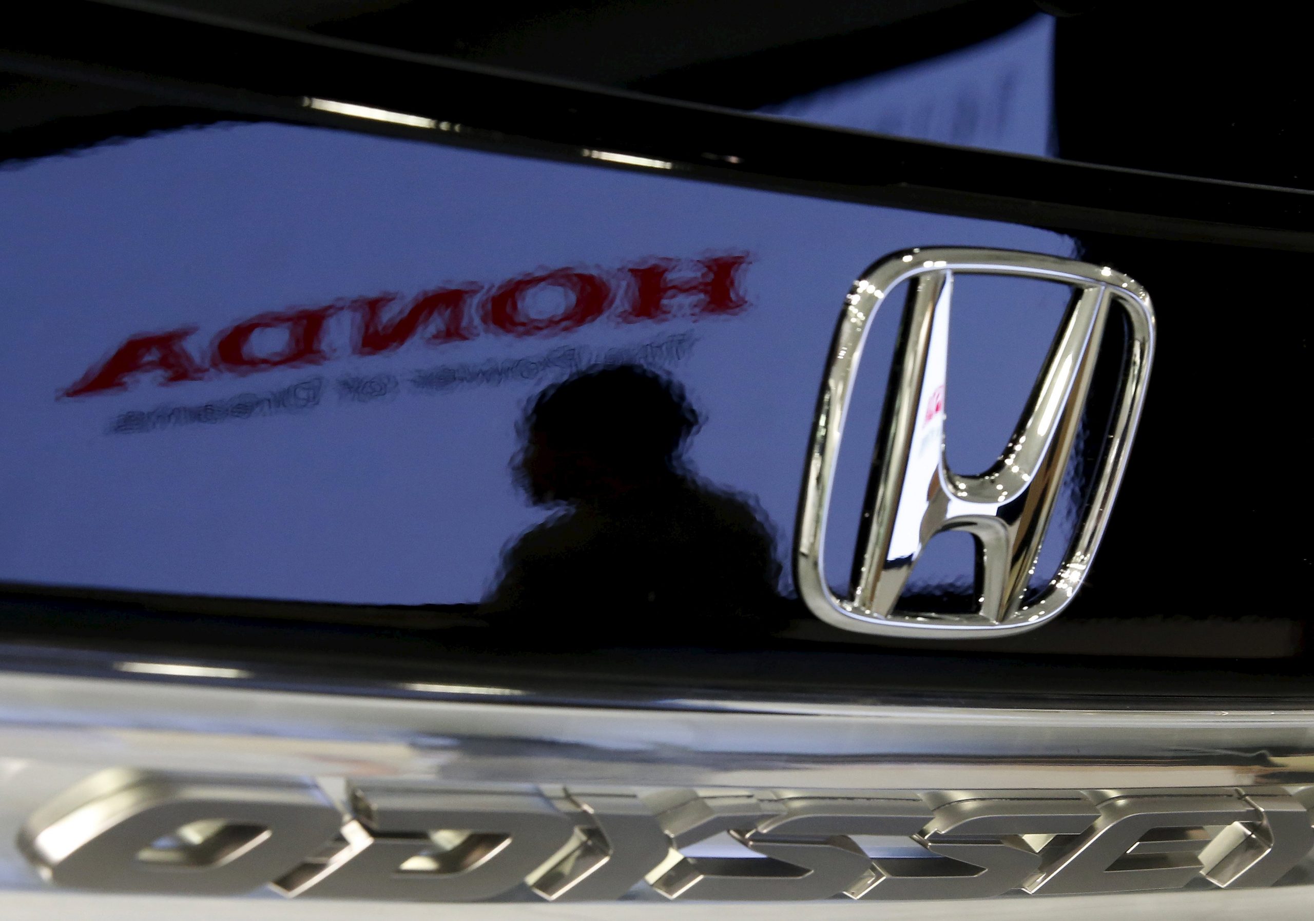 Honda: Ανακαλεί 750.000 οχήματα λόγω προβλήματος στους αερόσακους