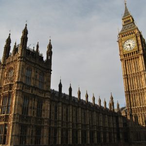 Βρετανία: Θα φέρει η φορολογία την έξοδο των πλουσίων;