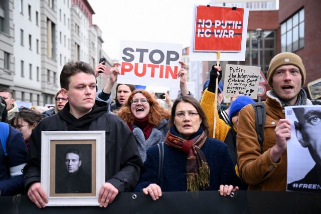Βερολίνο: Αντιπολεμικά μηνύματα για το Πάσχα