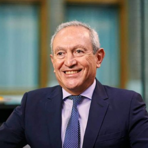 Νάσεφ Σαουίρις: Ο Αιγύπτιος κροίσος θέλει να επενδύσει 50 δισ. δολ. στις ΗΠΑ